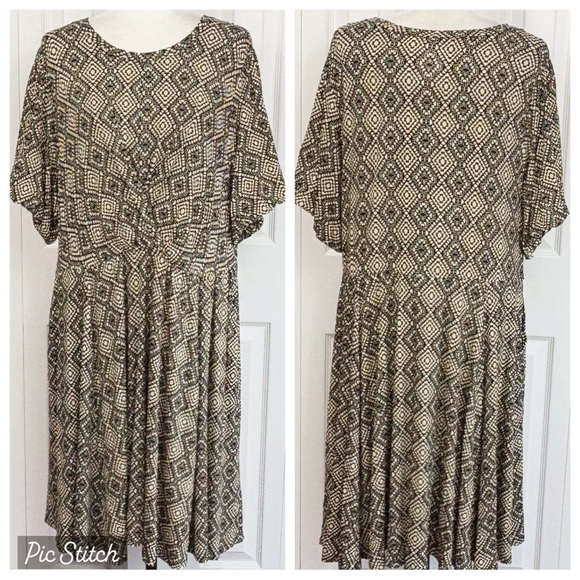 Torrid Super Soft Knit Black & Cream Geo Puffed Short Sleeve Dress 3X - Picture 1 of 16
